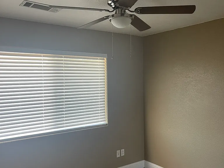 Roosevelt Ln — Photo 8