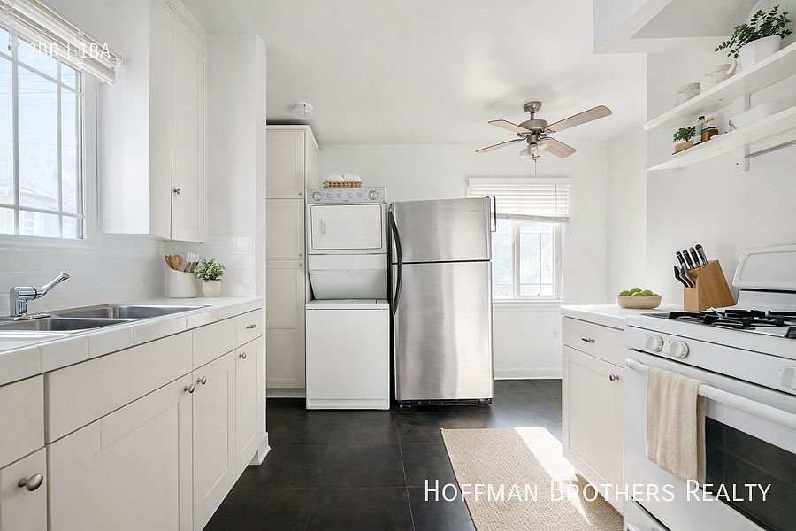 1st image of 1450 Echo Park Ave #1450