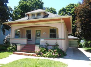 632 Center St, Elgin, IL 60120