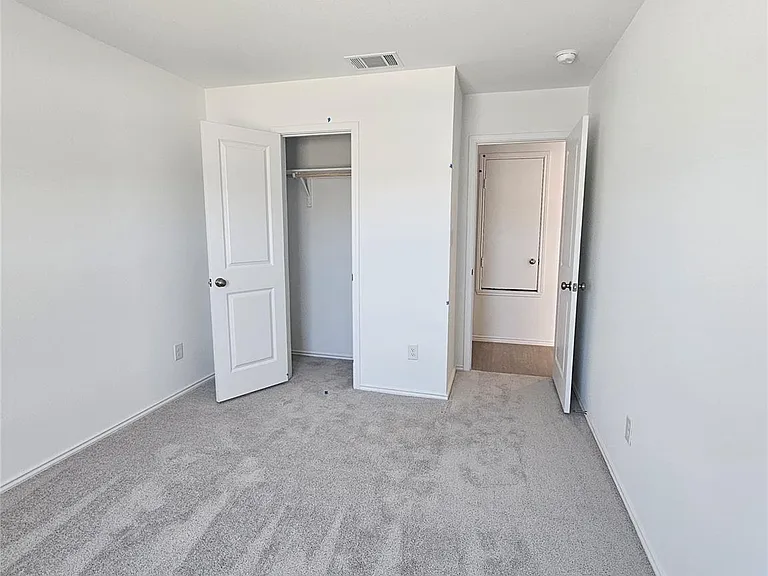 2304 Blizzard Dr — Photo 16