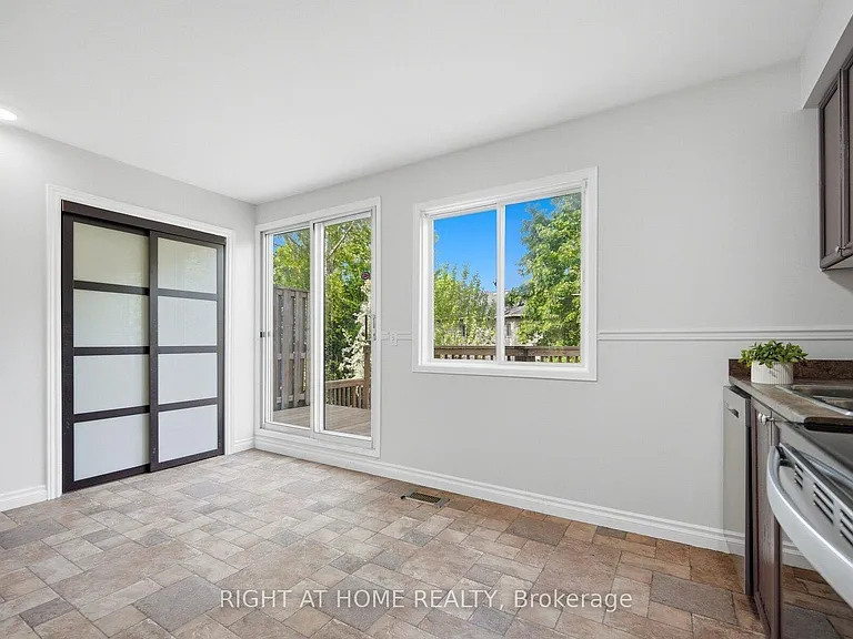 2349 Strawfield Ct — Photo 9