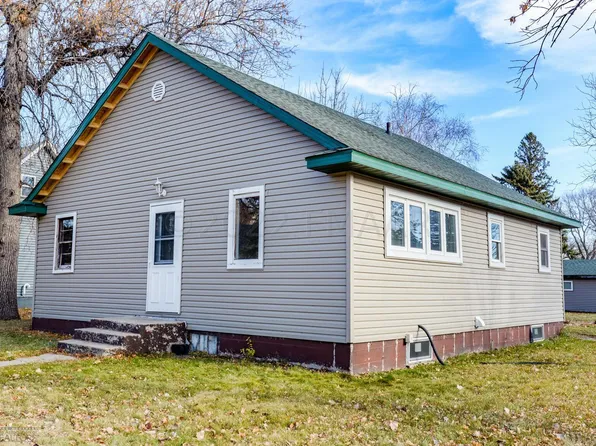 229 7th Ave, Enderlin, ND 58027