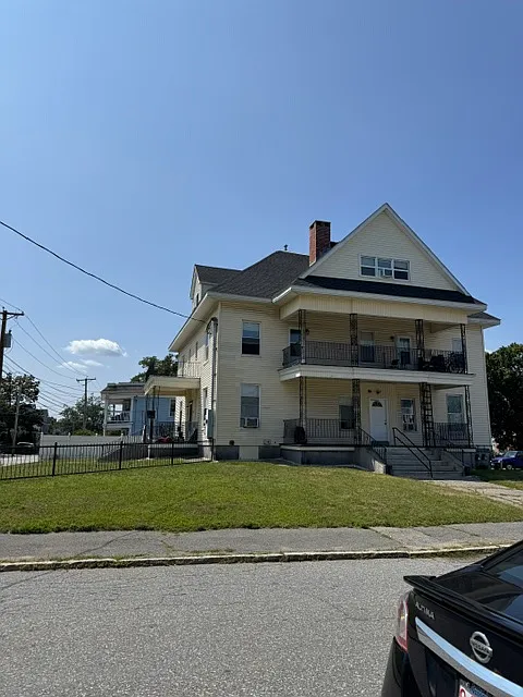 1235 Middlesex St #1