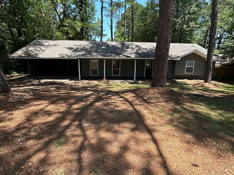 1152 Ferncrest Dr — Photo 1