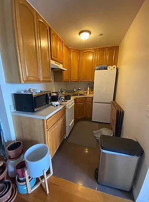 Rented by Standard Living Realty Inc | media 35