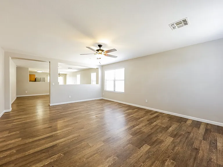 11535 W Windrose Ave — Photo 4