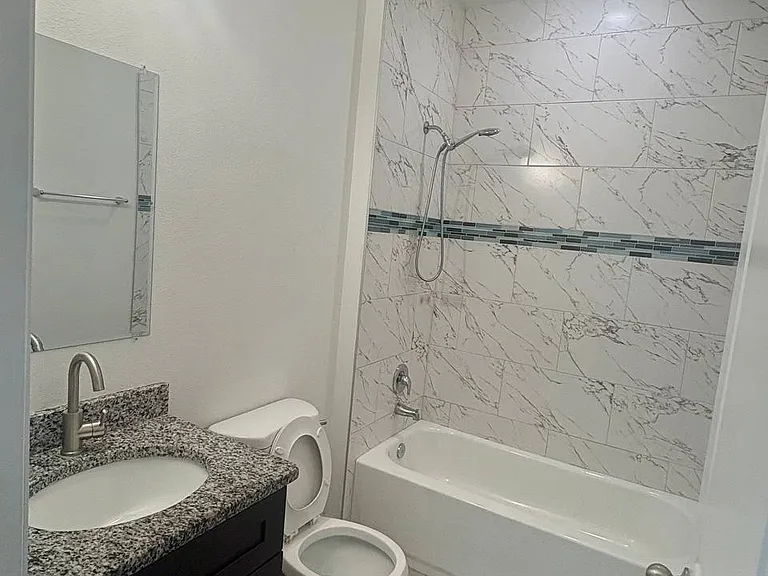 176 Marion Oaks Trl — Photo 6