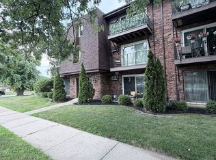 7005 99th St APT 2W, Chicago Ridge, IL 60415