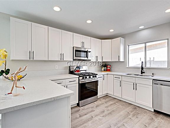 4th image of 1704 Rockcrest Dr