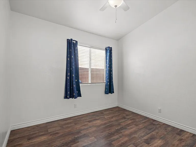 8137 Dartmoor Ave — Photo 16