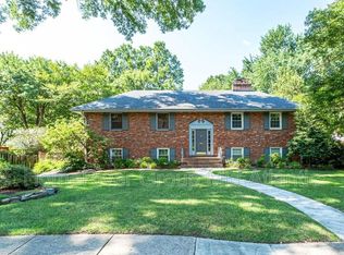 1009 Dalebrook Dr, Alexandria, VA 22308