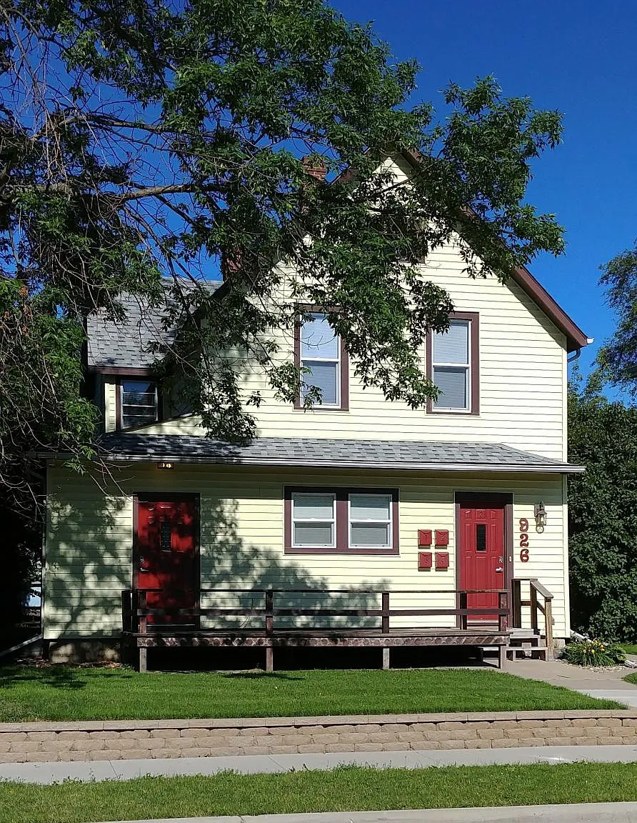 2 bed, 950 sqft, $1,100 — Photo 1