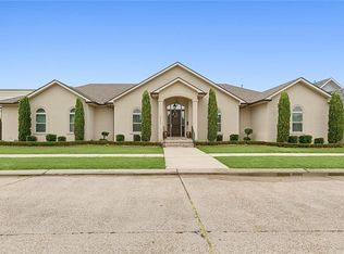 2924 N Labarre Rd, Metairie, LA 70002