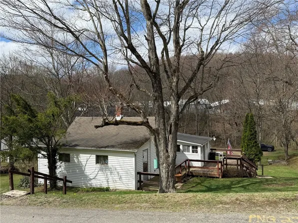 303 Margaret Ave, Evans City, PA 16033