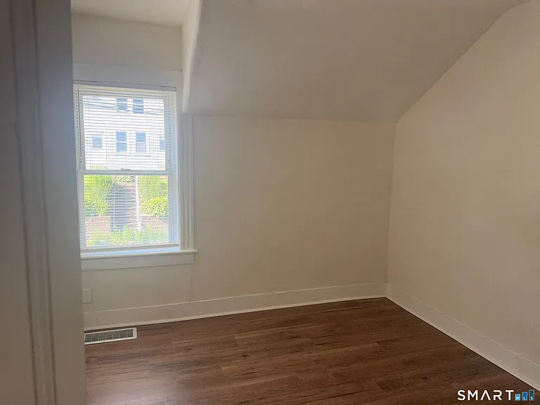 216 High St — Photo 10