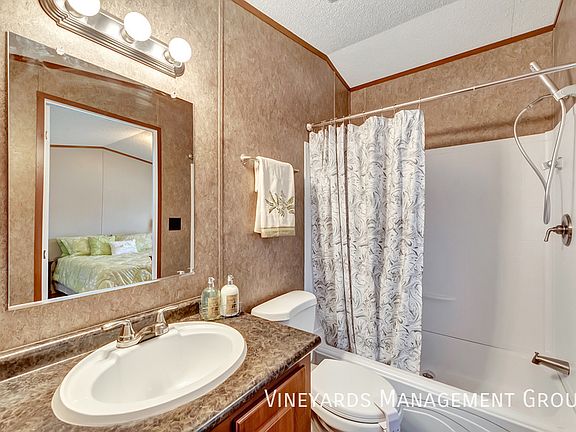 4th image of 27 Evergreen Dr