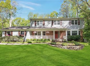32 Spring Ct, Syosset, NY 11791