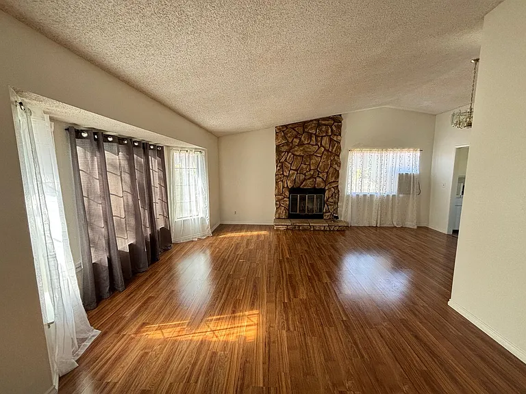 43658 Rogier St — Photo 3