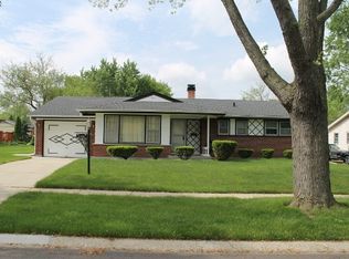 241 Harmony Ln, Elk Grove Village, IL 60007