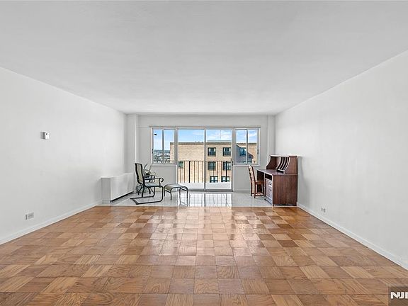 5th image of 265 Main St APT 704