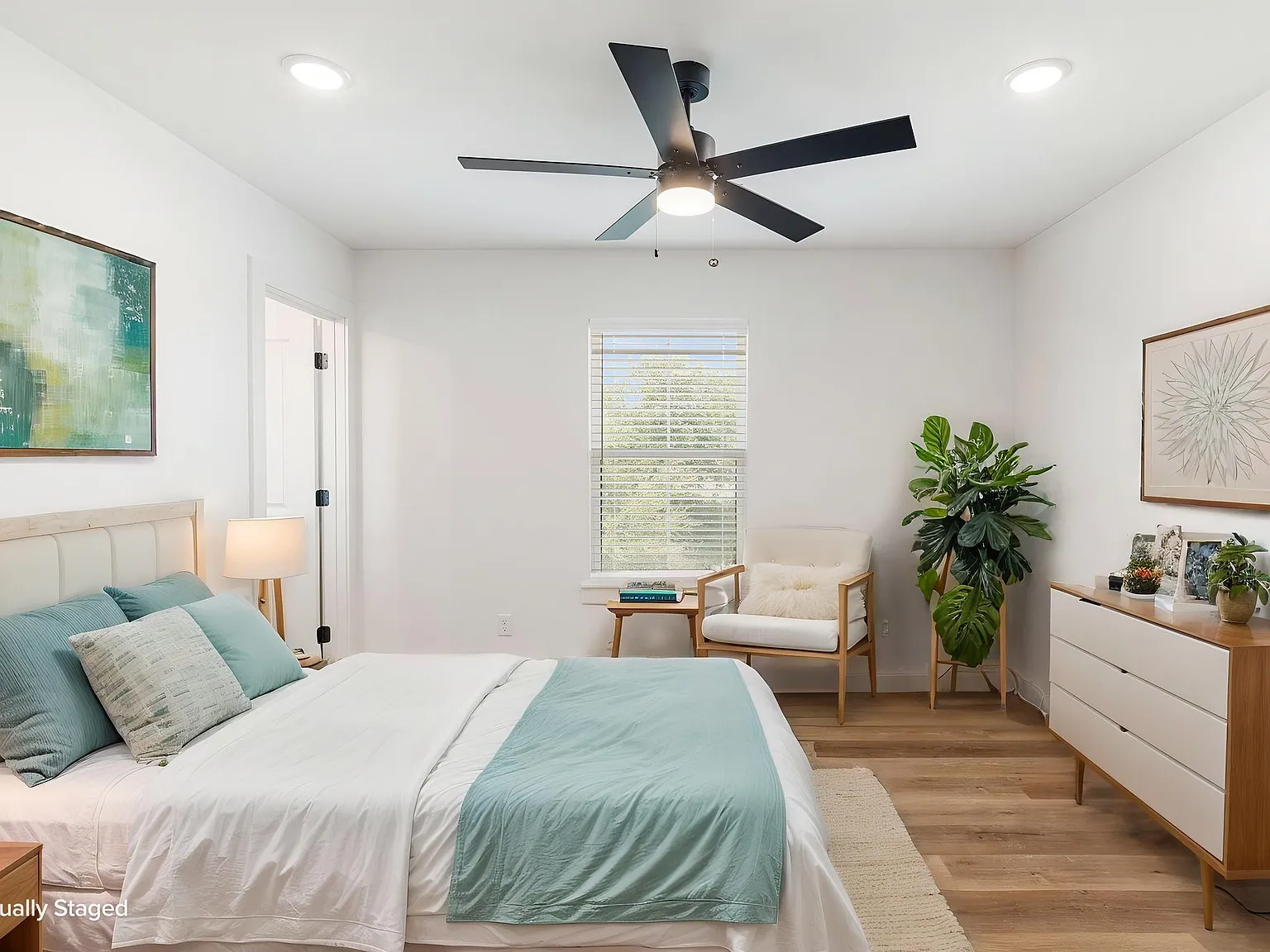 6 bed, 6.5 bath, 2200 sqft, $7,500 — Photo 3