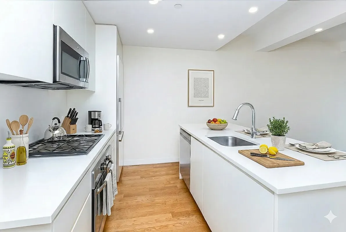 90 William Street — Photo 2