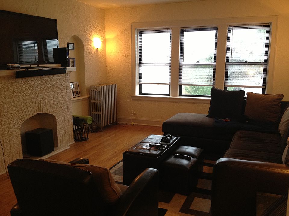 1st image of 5331 N Lincoln Ave Ste 2