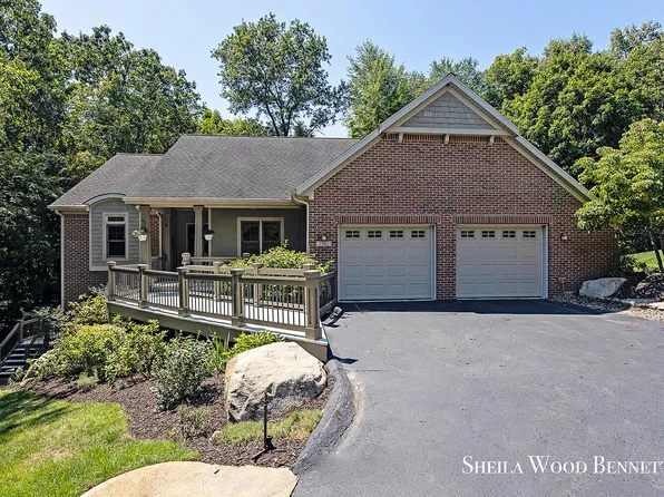 7143 Tramore Ct NE, Belmont, MI 49306