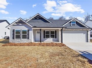 107 Sherwood Rd, Easley, SC 29640
