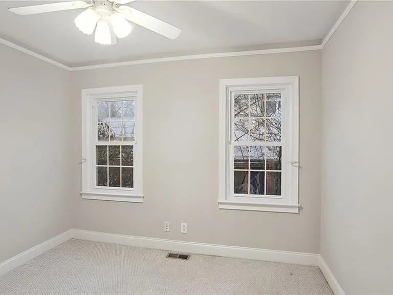 99 Bates Ave NE — Photo 11