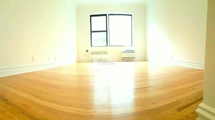 Rented by Manhattan Connection | media 12