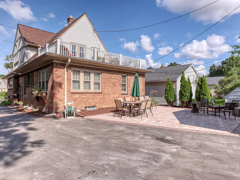 2078 Ludington Ave #UPPER — Photo 22