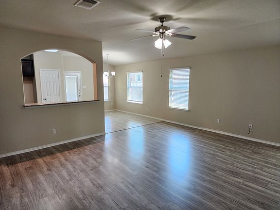 3rd image of 5706 Stonehaven Dr