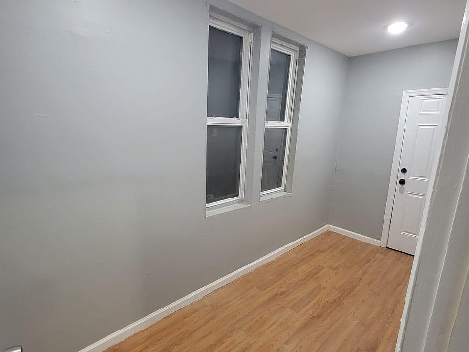 2nd image of 28 Wakeman Ave #2