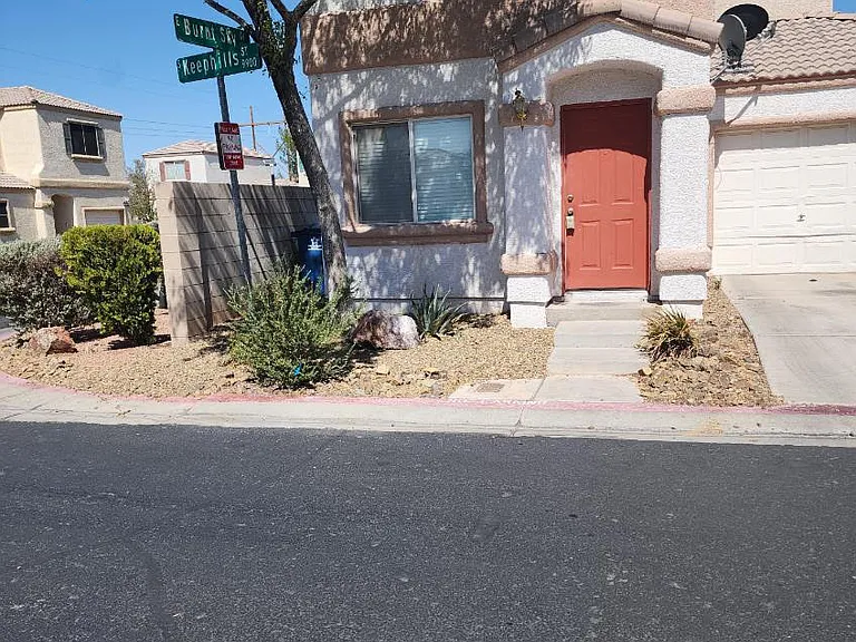 9914 Keephills St — Photo 1