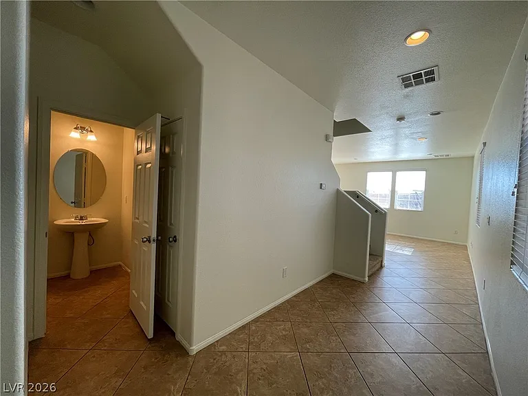 10662 Summerbell St — Photo 2