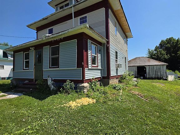 2nd image of 303 Irish St
