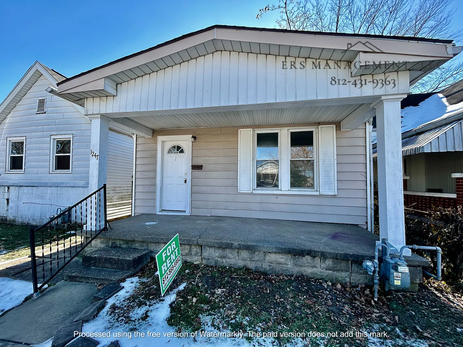 1247 E Sycamore St photo 1