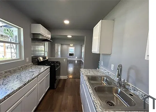 3 bed, $1,600 — Photo 2
