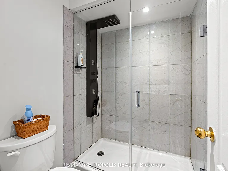 552 Feathergrass Cres #MAIN UPPER — Photo 28