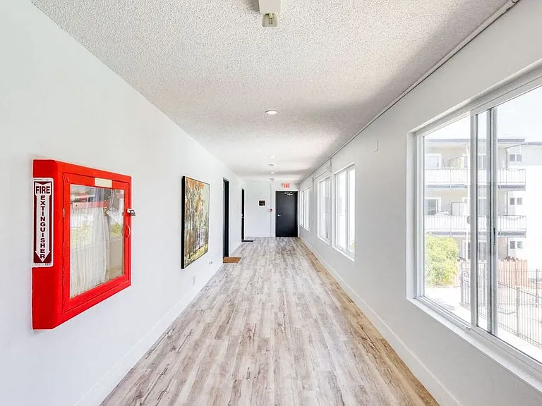 424 Callan Ave — Photo 12