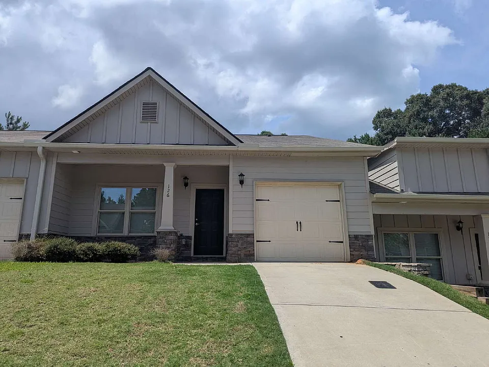 126 Cypress Oak Trl