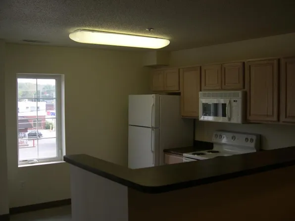 943 S Gilbert St APT 32, Iowa City, IA 52240