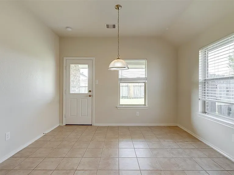 8731 Sunny Gallop Dr — Photo 16