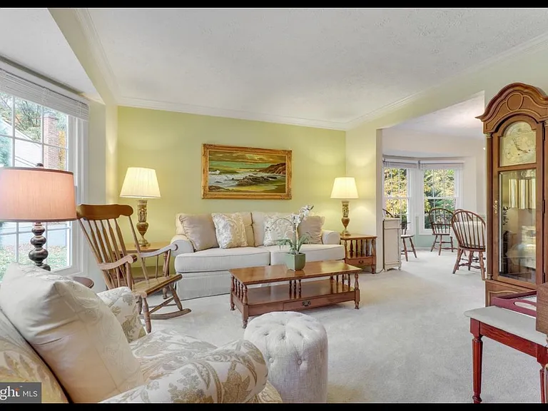 210 Pin Oak Ct — Photo 6