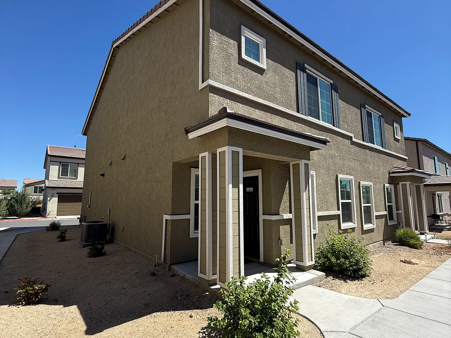 3 bed, 2.5 bath, 1415 sqft, $2,350 — Photo 3