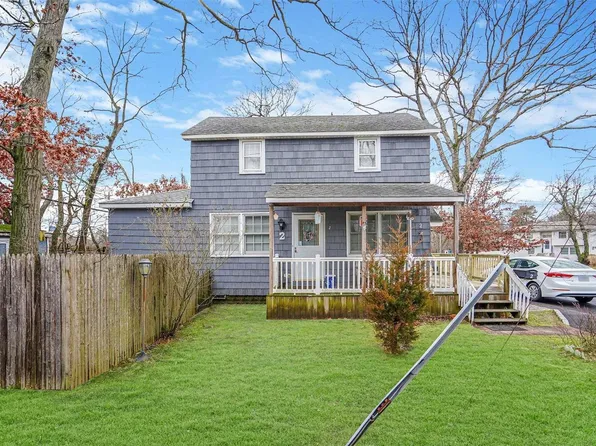 2 Taft Avenue, Islip, NY 11751