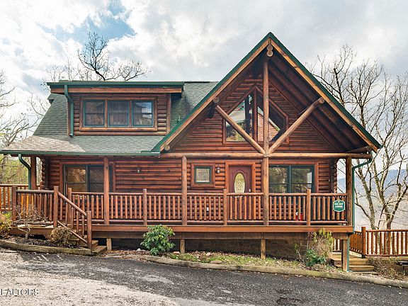 3rd image of 1734 Summit View Way