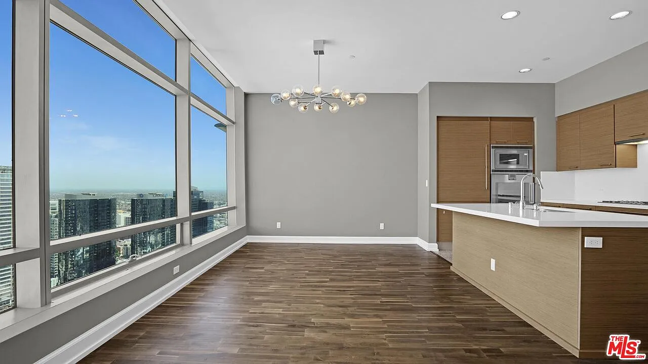 1 bed, 2.0 bath, 1390 sqft, $6,195 — Photo 3