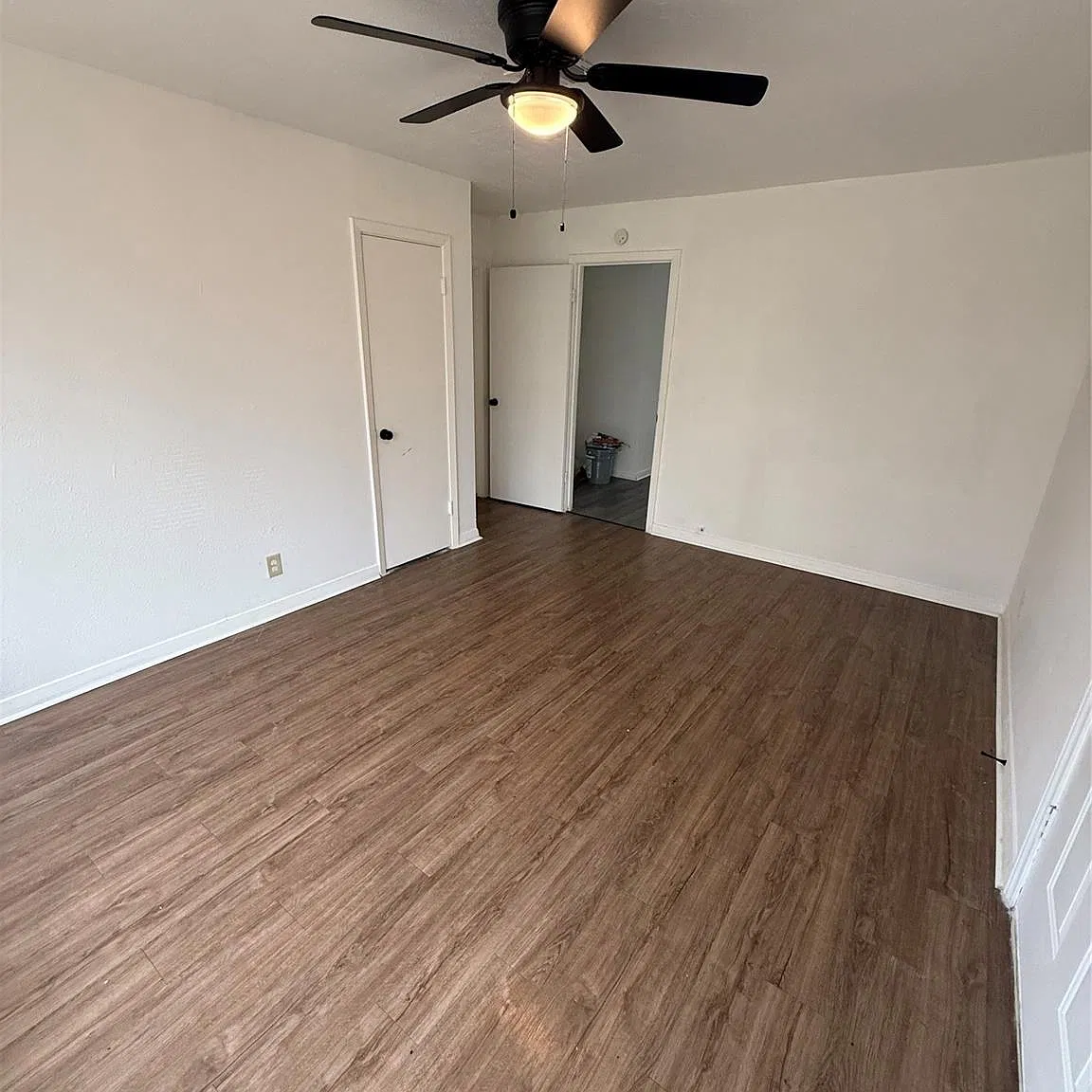 4 bed, 1.5 bath, 1271 sqft, $1,800 — Photo 2